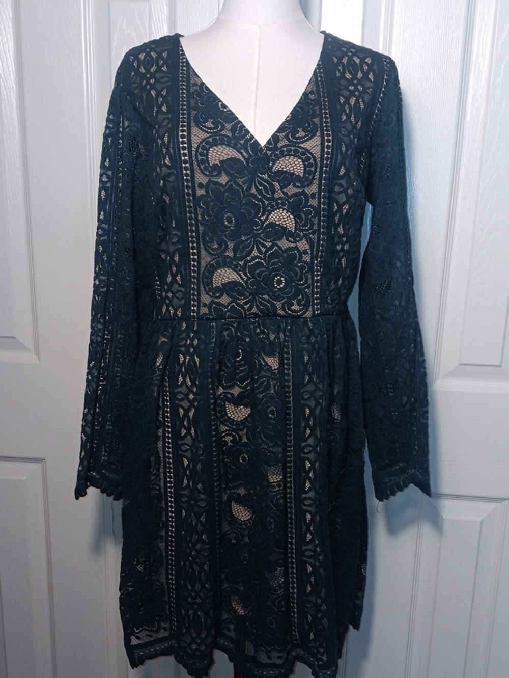 Xhilaration Dark Green Lace V-Neck Faux Wrap Long Sleeve Dress Large